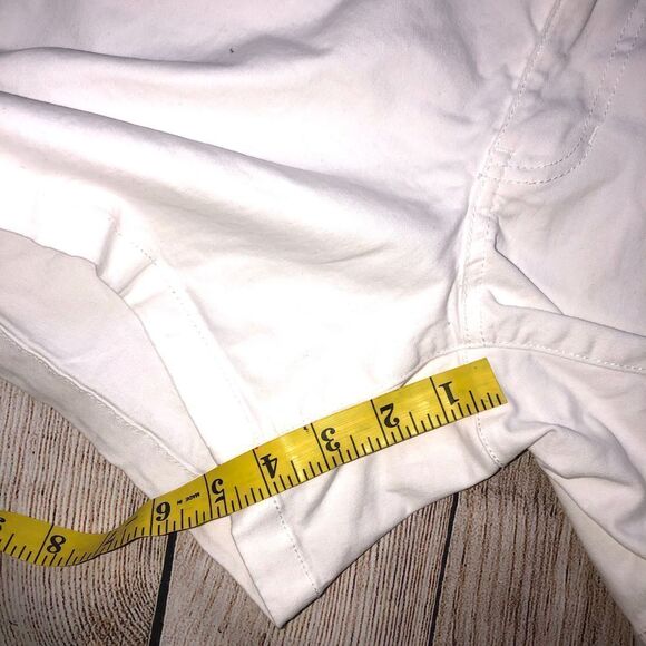 NWOT womens size 6 ana mid rise twill shorts - Picture 5 of 5